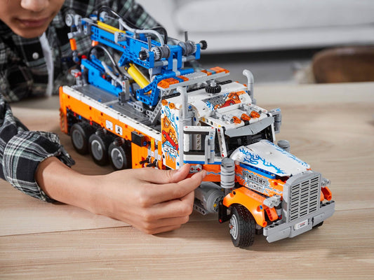 Heavy-Duty Tow Truck | 42128