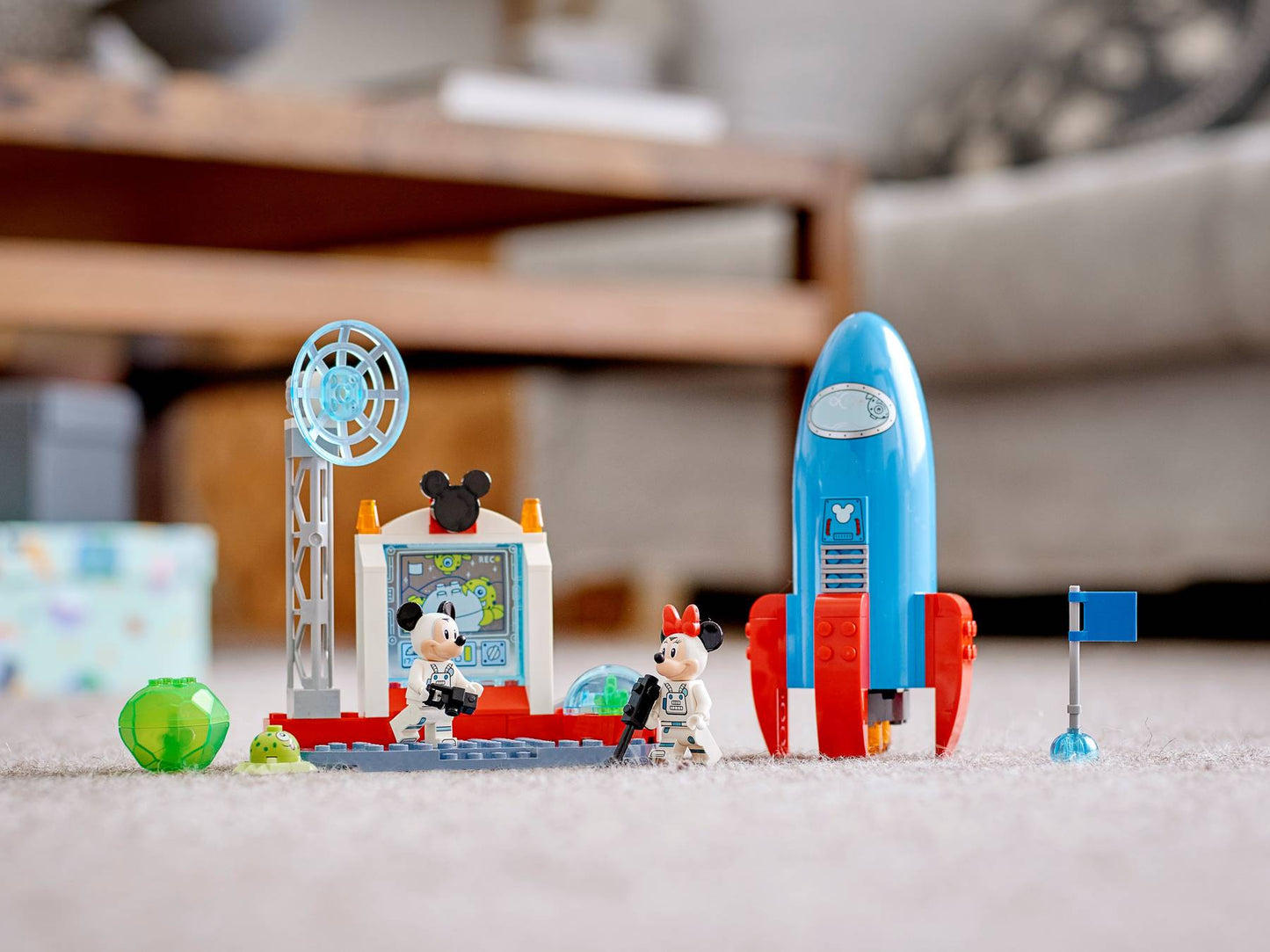 Mickey Mouse & Minnie Mouse's Space Rocket | 10774