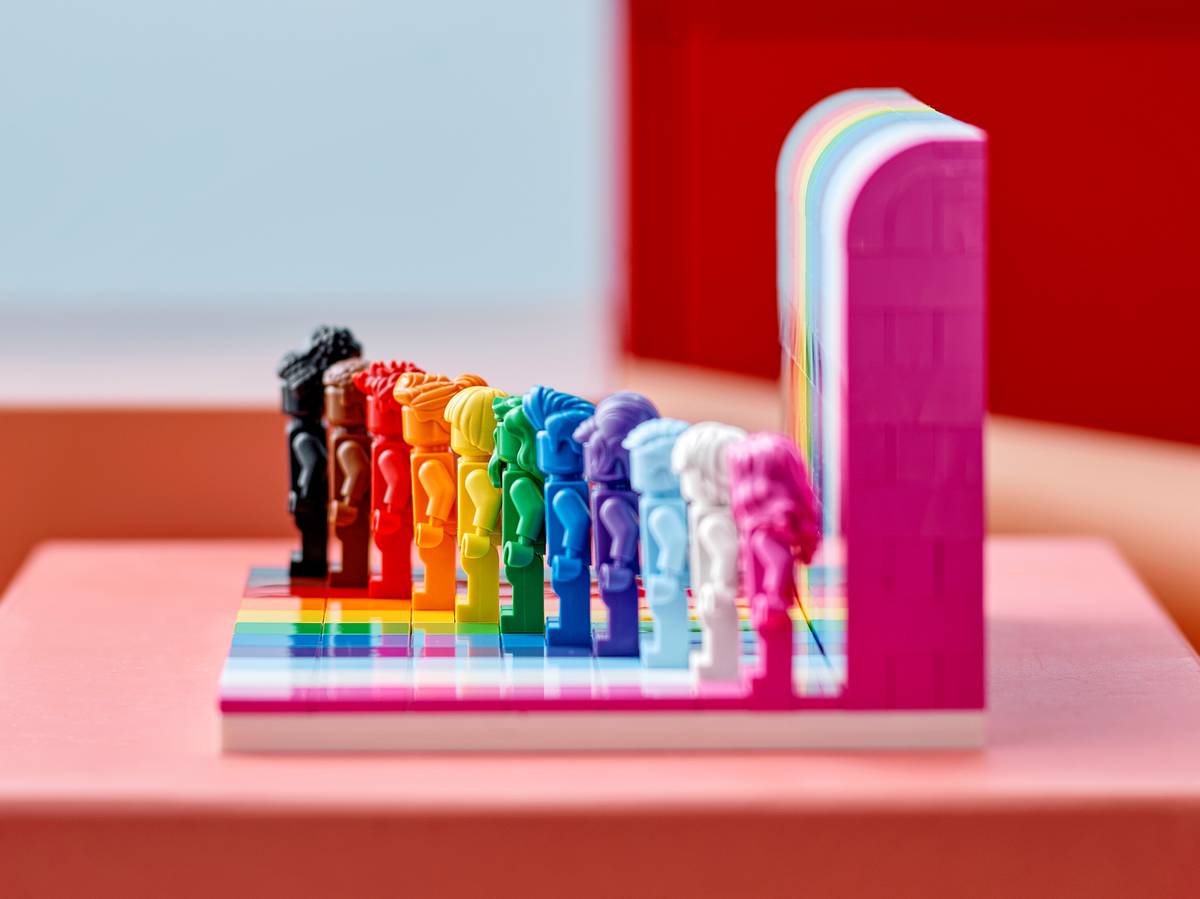 Everyone is Awesome | 40516