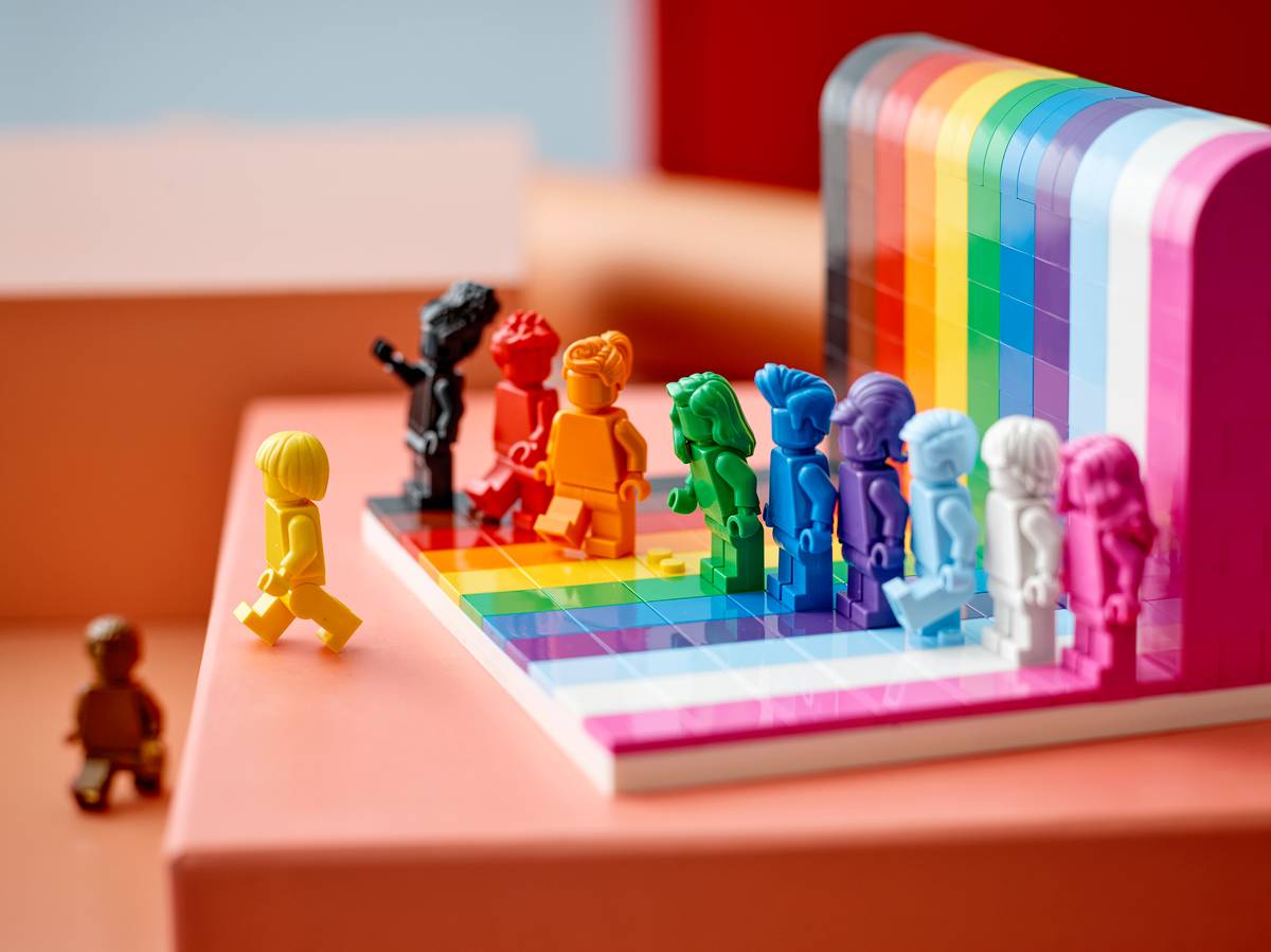 Everyone is Awesome | 40516