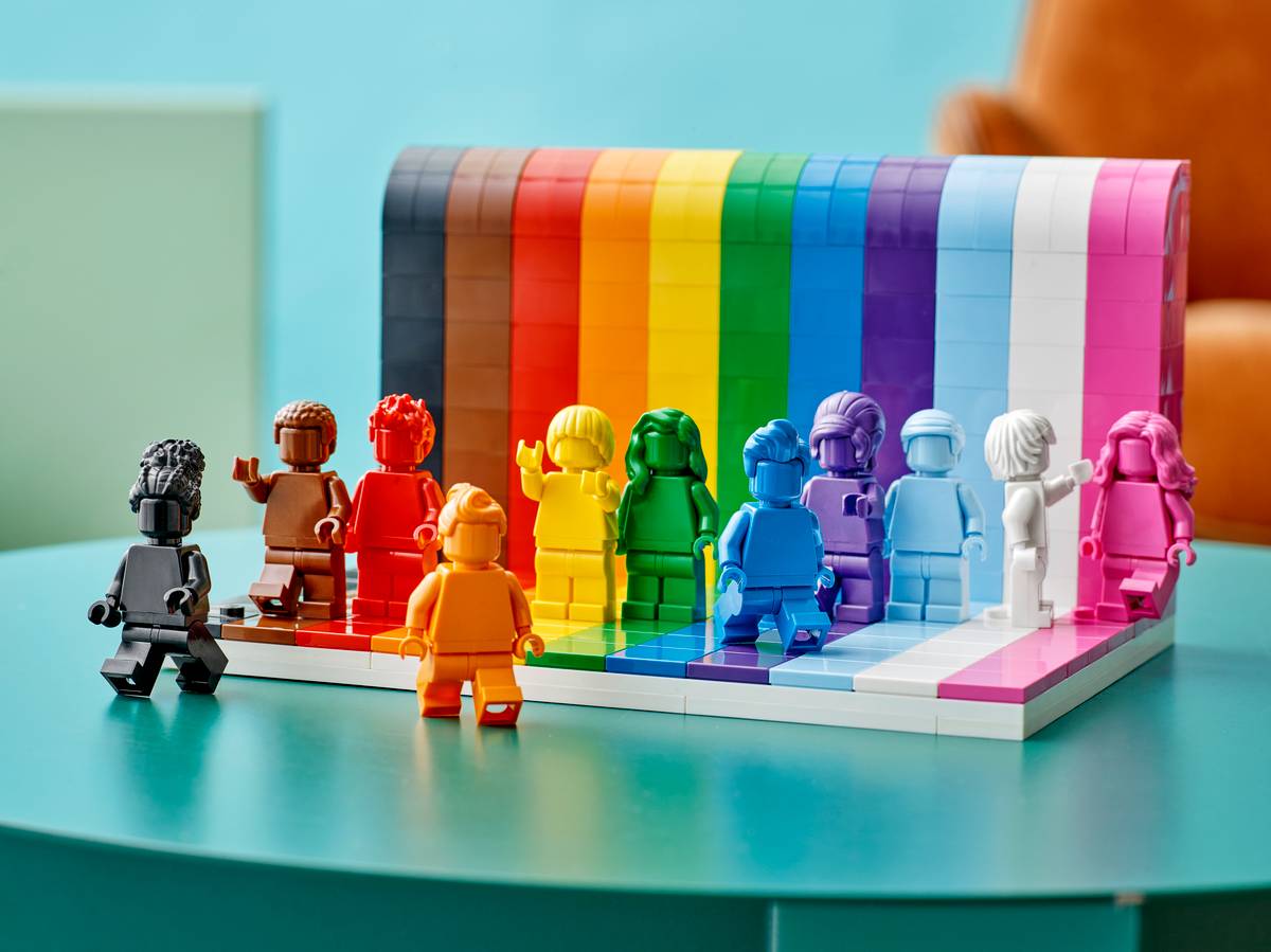 Everyone is Awesome | 40516