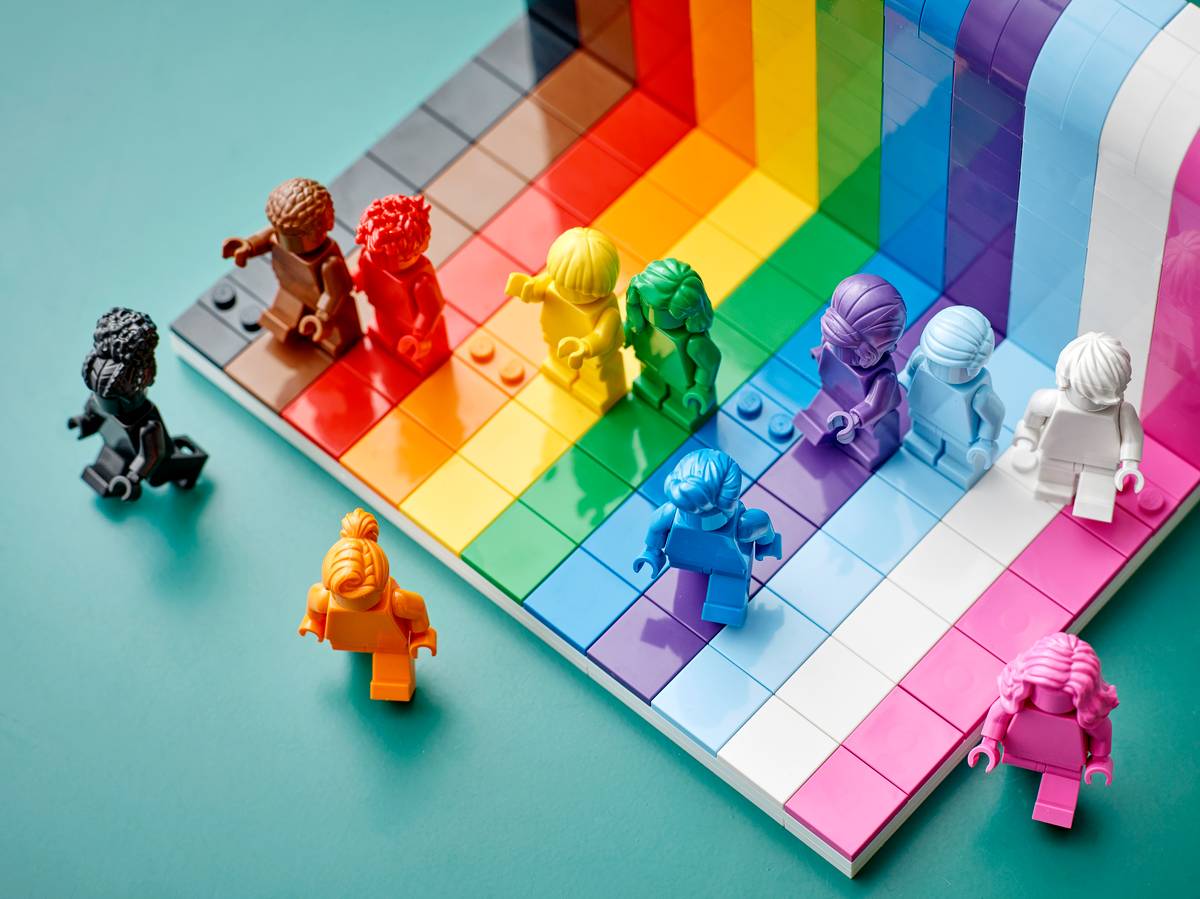 Everyone is Awesome | 40516
