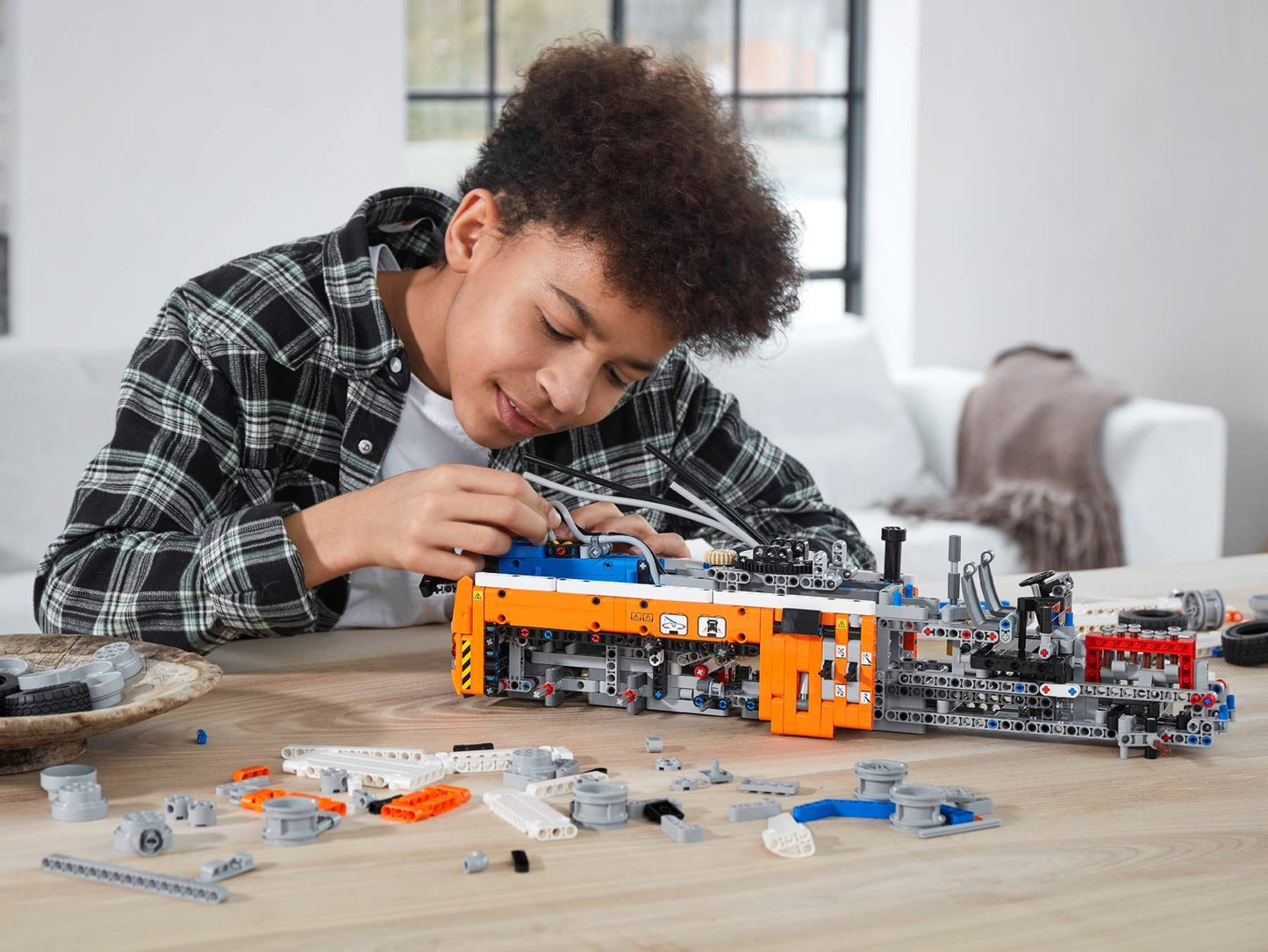 Heavy-Duty Tow Truck | 42128