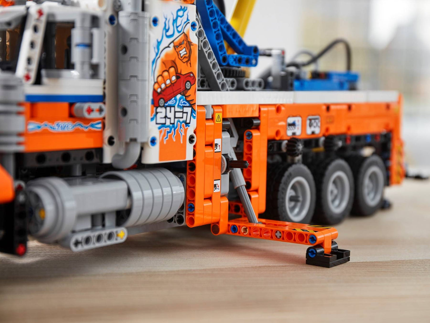 Heavy-Duty Tow Truck | 42128