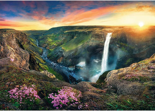 Trefl Puzzle: Waterfall Sharkboss Iceland 2000 Piece