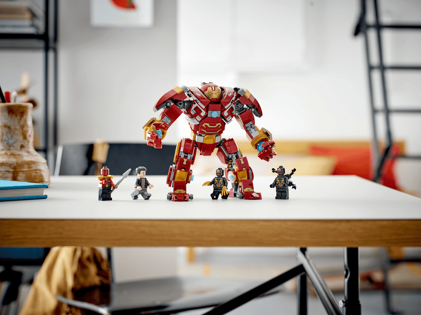 The Hulkbuster: The Battle of Wakanda | 76247