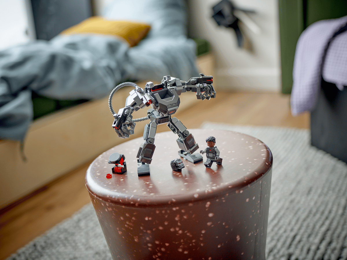 War Machine Mech Armor | 76277