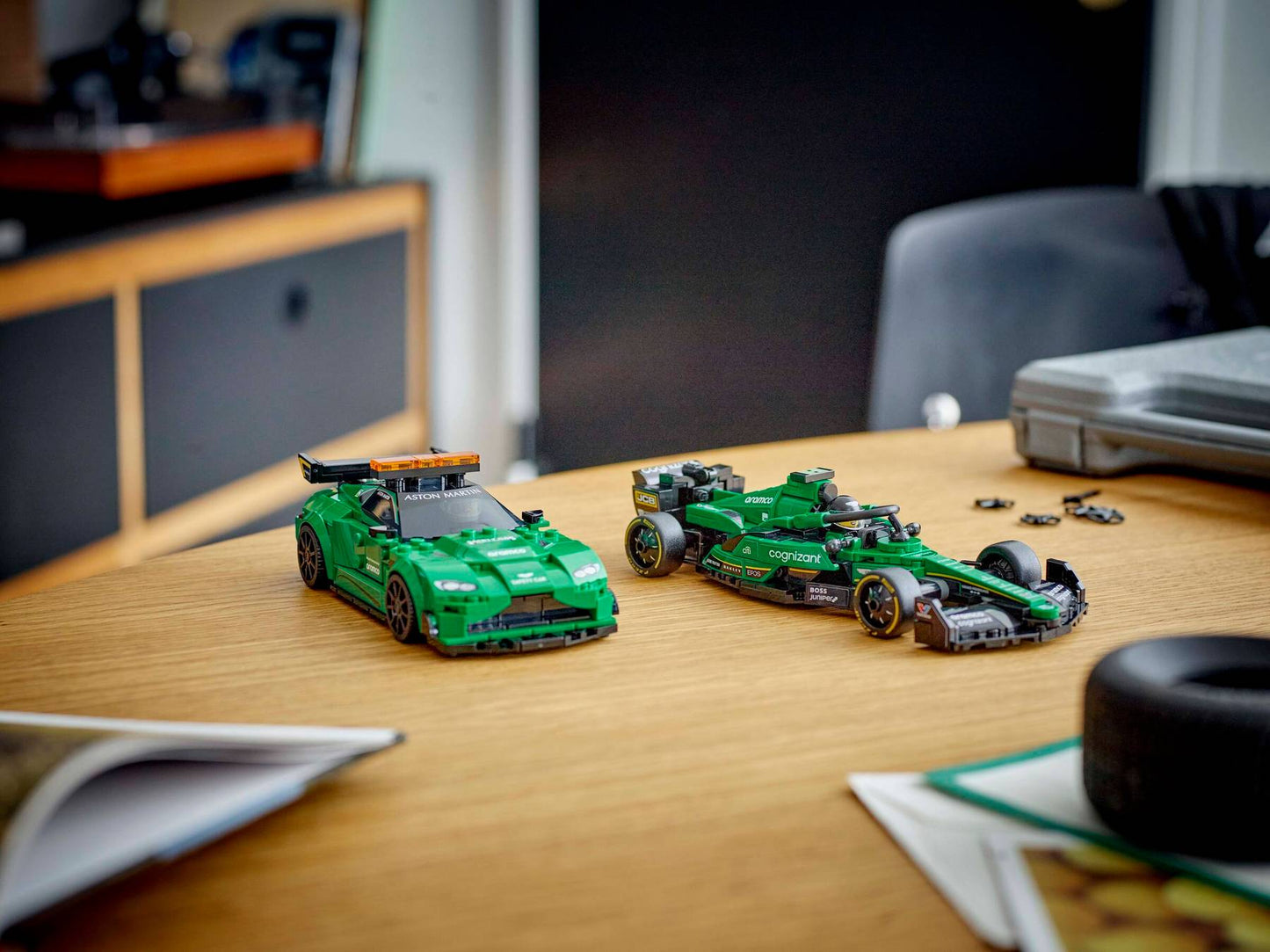Aston Martin Vantage Safety Car & AMR23 | 76925