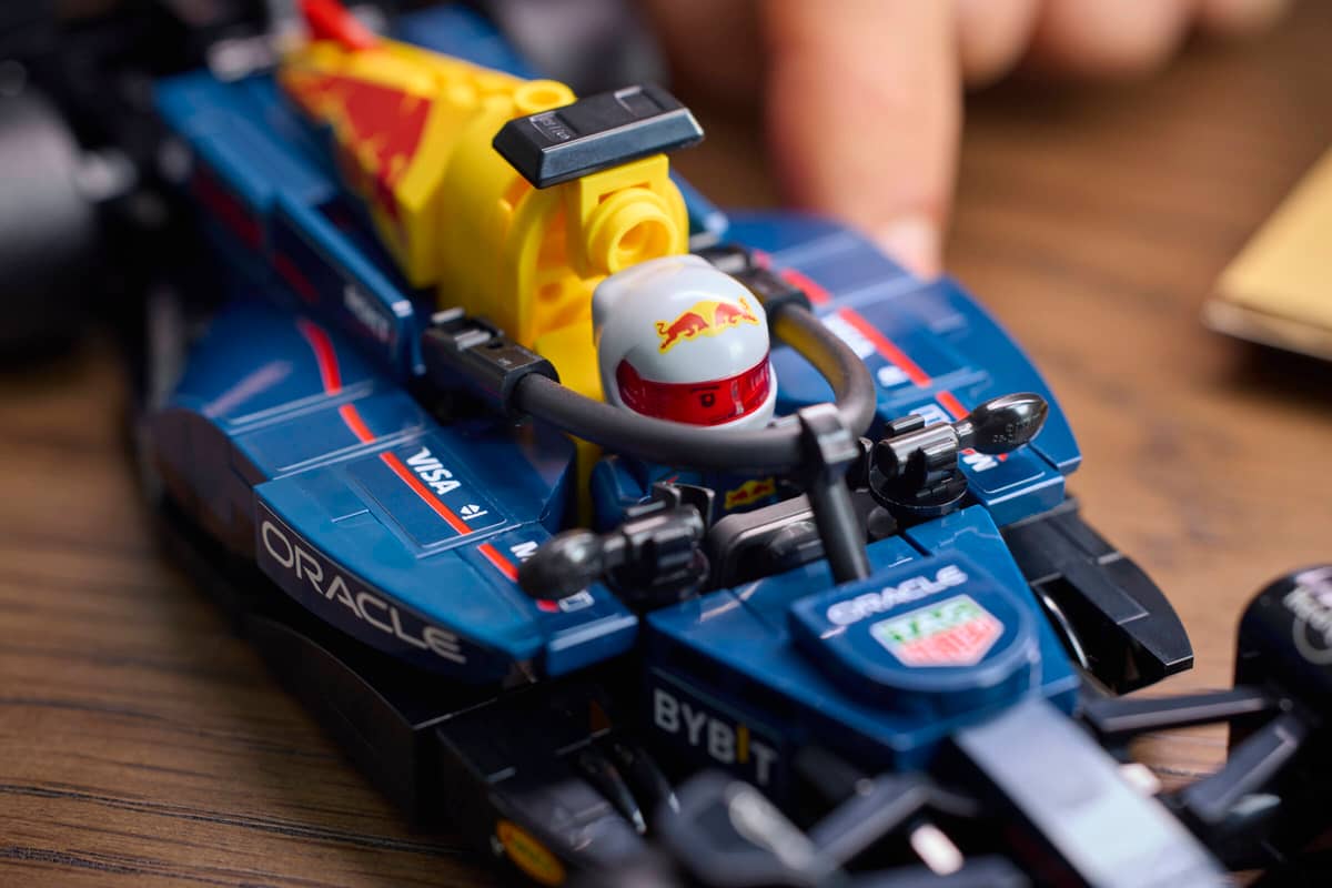 Oracle Red Bull Racing RB20 | 77243