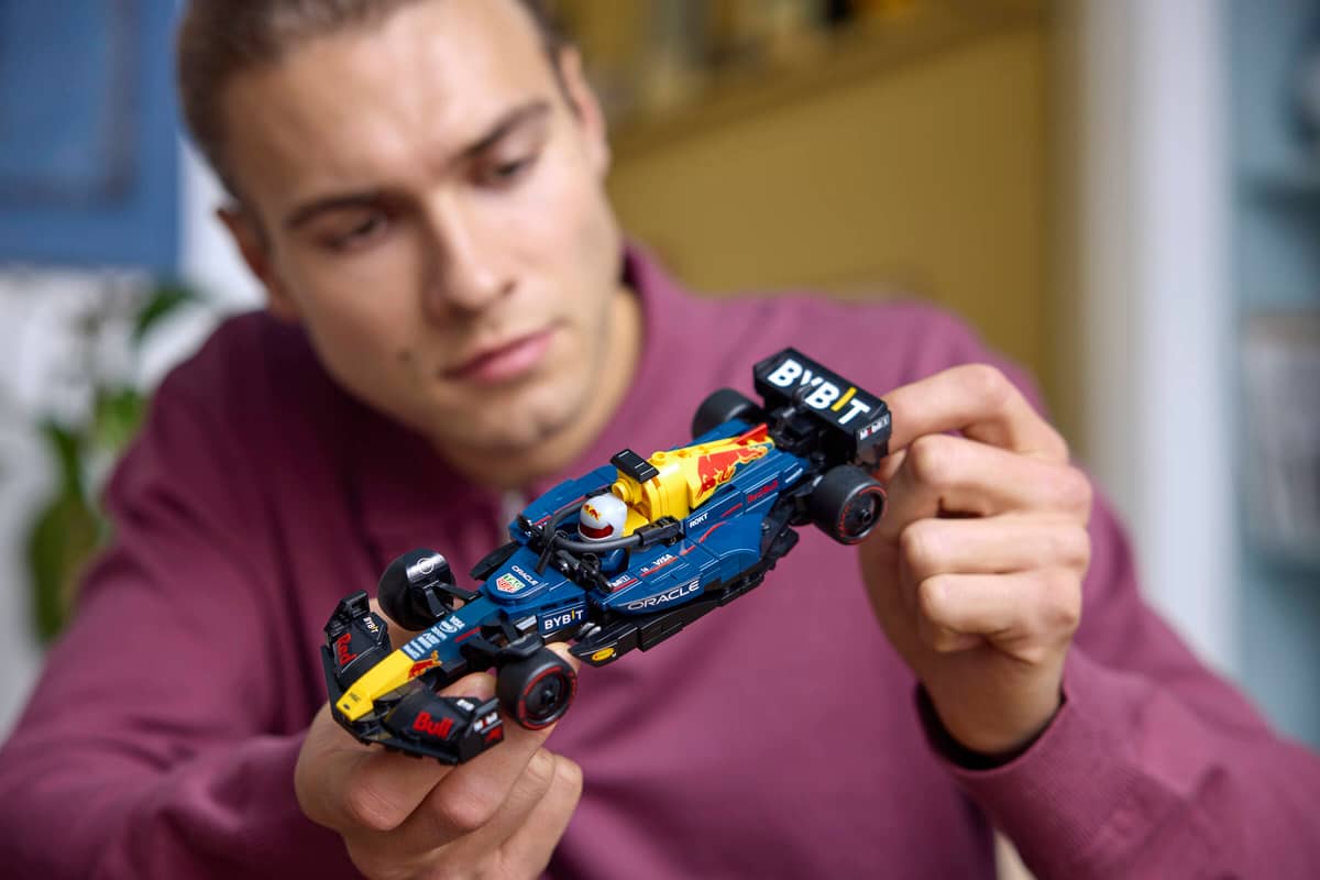 Oracle Red Bull Racing RB20 | 77243